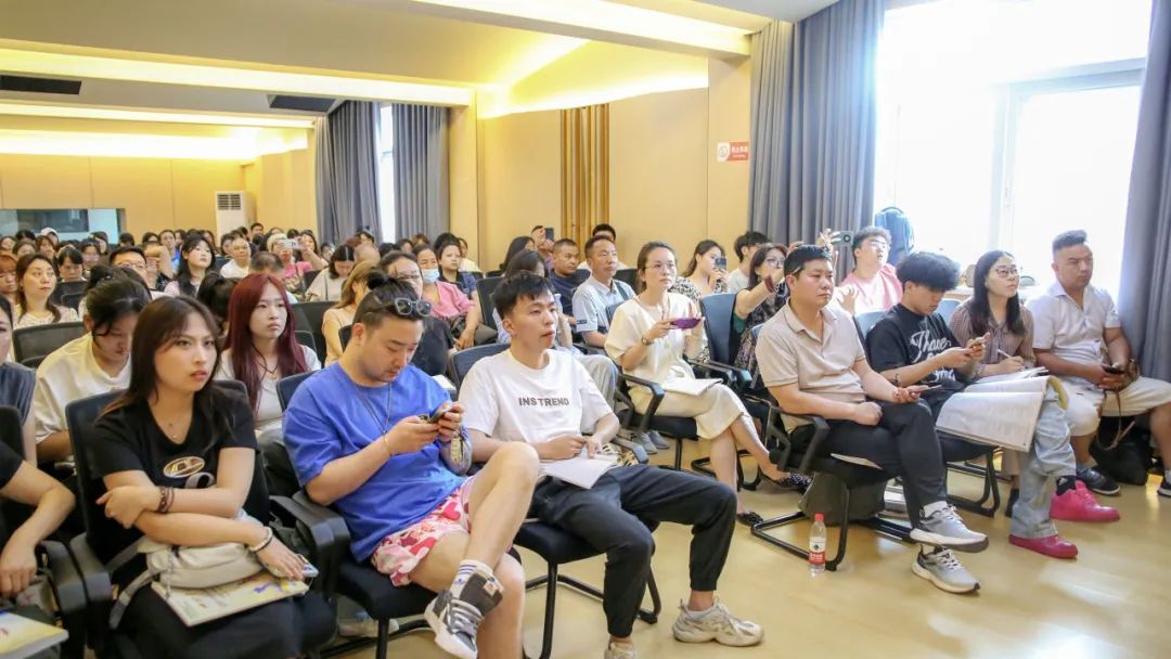 如何利用心理学技巧提高篮球比赛中的专注度_0
